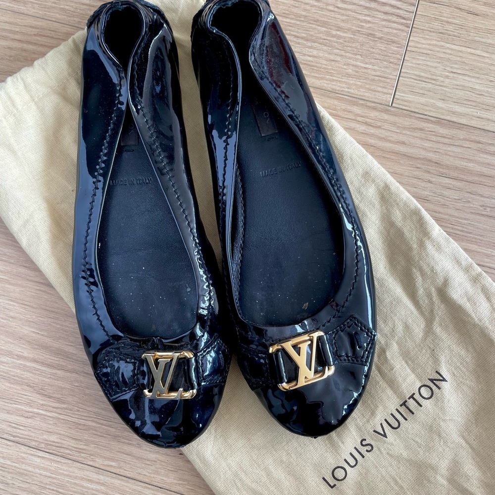 Louis Vuitton Black Ballet Flats